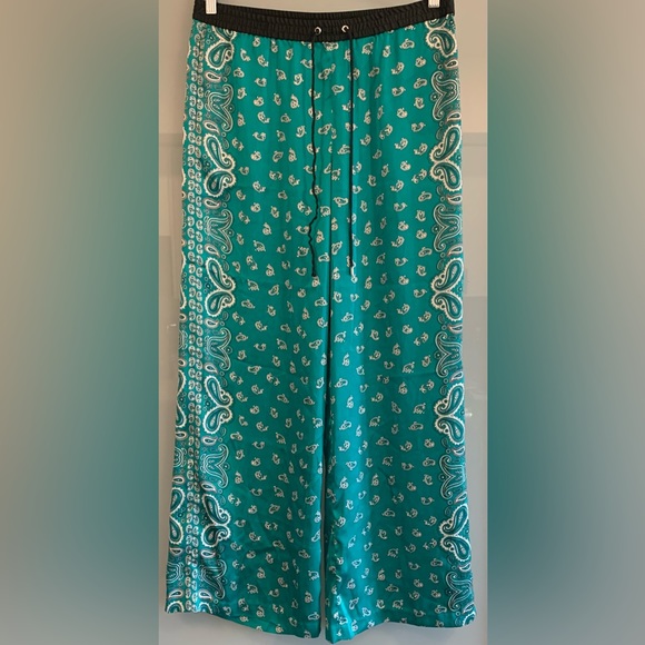 Michael Kors Pants - NWOT, Michael Kors "Bandanna Wide Leg Pant" w/ Pockets, in Island Blue, Size 12